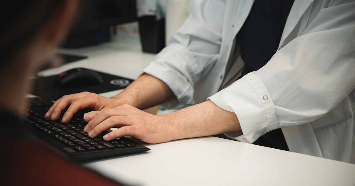 Kymmenet lääkärit ja hoitajat syytettynä joukkourkinnasta Oulussa – kohteena yksi potilas