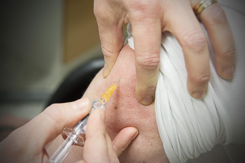 Jopa lääkärit ovat epävarmoja siitä, kuka saa ilmaisen influenssapiikin – yhdessä kunnassa rokotettiin kaikki halukkaat