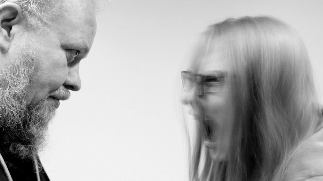 Suomalaiset ovat mestareita patoamaan vihaa – taustalta löytyy häpeää, pelkoa ja kateutta