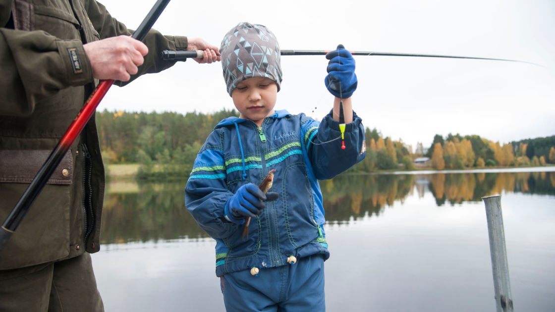 6-vuotias Topias onki 100 kalaa Suomen juhlavuoden kunniaksi – sitten postilaatikkoon tuli kirje presidentiltä