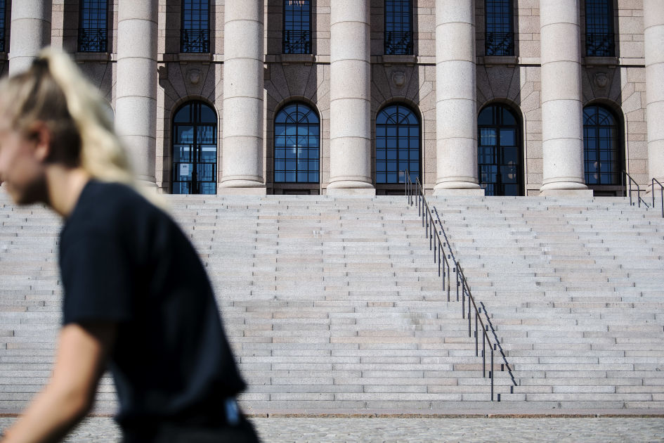 Uskonrauha yhdisti PS:n ja vihreiden kansanedustajat Ylen kyselyssä – enemmistö kansanedustajista haluaa lakipykälän uskonrauhasta pysyvän ennallaan - Vimarsana News
