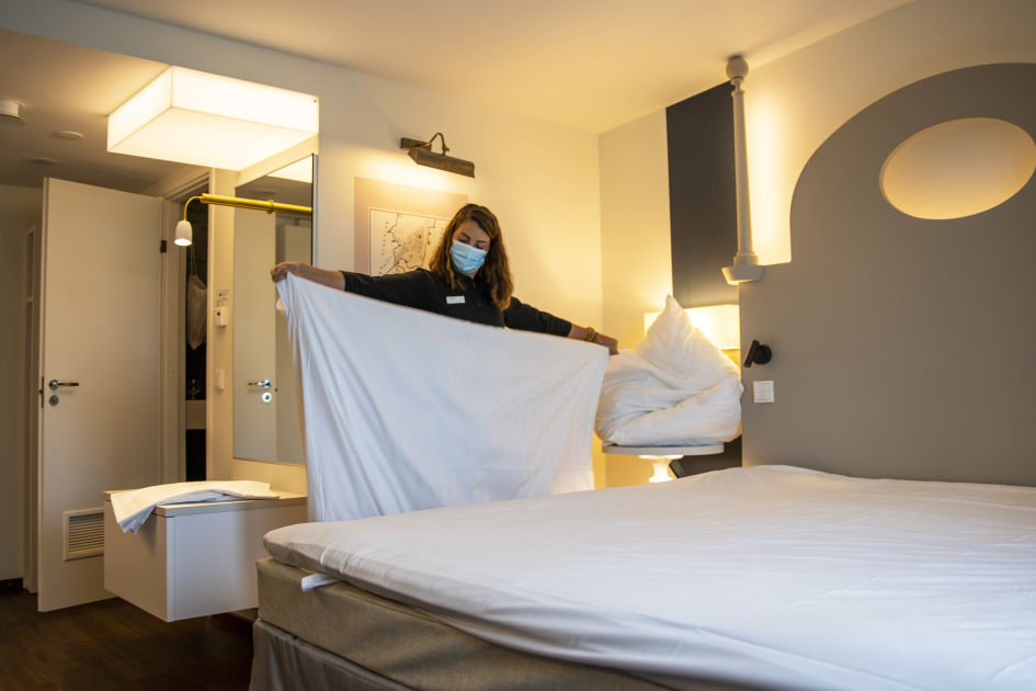 Hotellissa yöpyminen on nyt halpaa, mutta kesäkaupungeissa voi odottaa yllätys – vertaile huoneiden hintoja hotellikoneessa - Vimarsana News