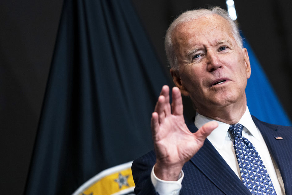 Biden tarjoaa keppiä rokottamattomille liittovaltion työntekijöille — edessä maskipakko ja viikoittaiset koronatestit - Vimarsana News