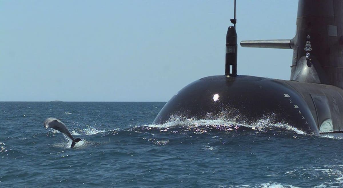 Collins-luokan sukellusvene kuvattuna vuonna 2000 Perthin edustalla Australiassa.