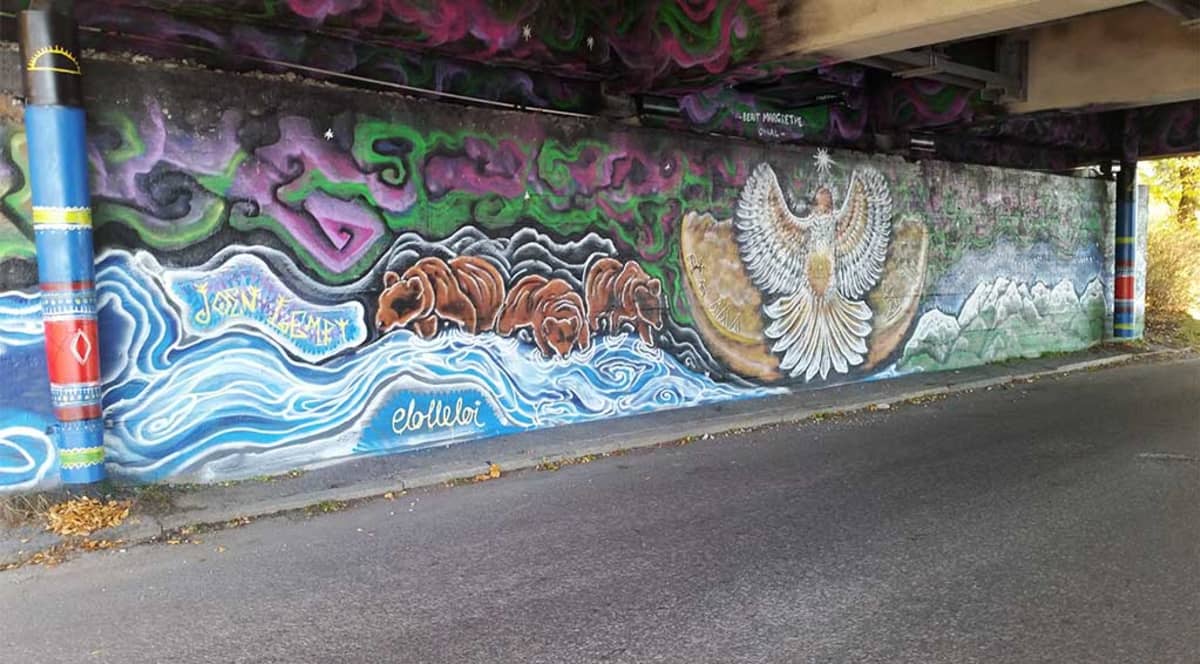 Garffiti maalaus Oulun Toivonimen sillan alla.