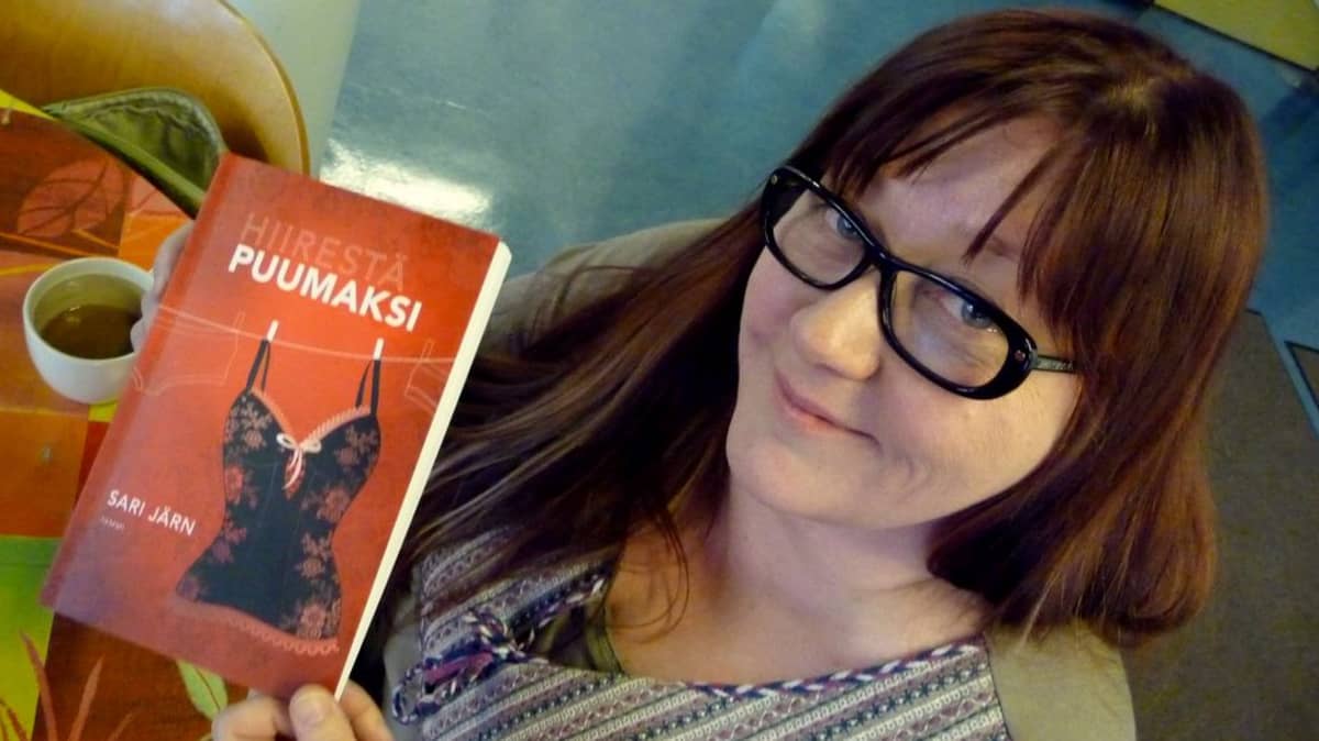 Esikoiskirjailija Sari Järn ja uusi teos "Hiirestä puumaksi".