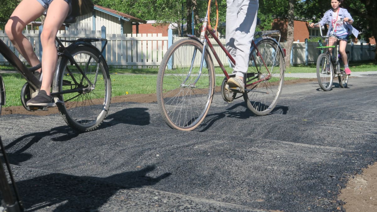 Töyssyjä pyörätiellä