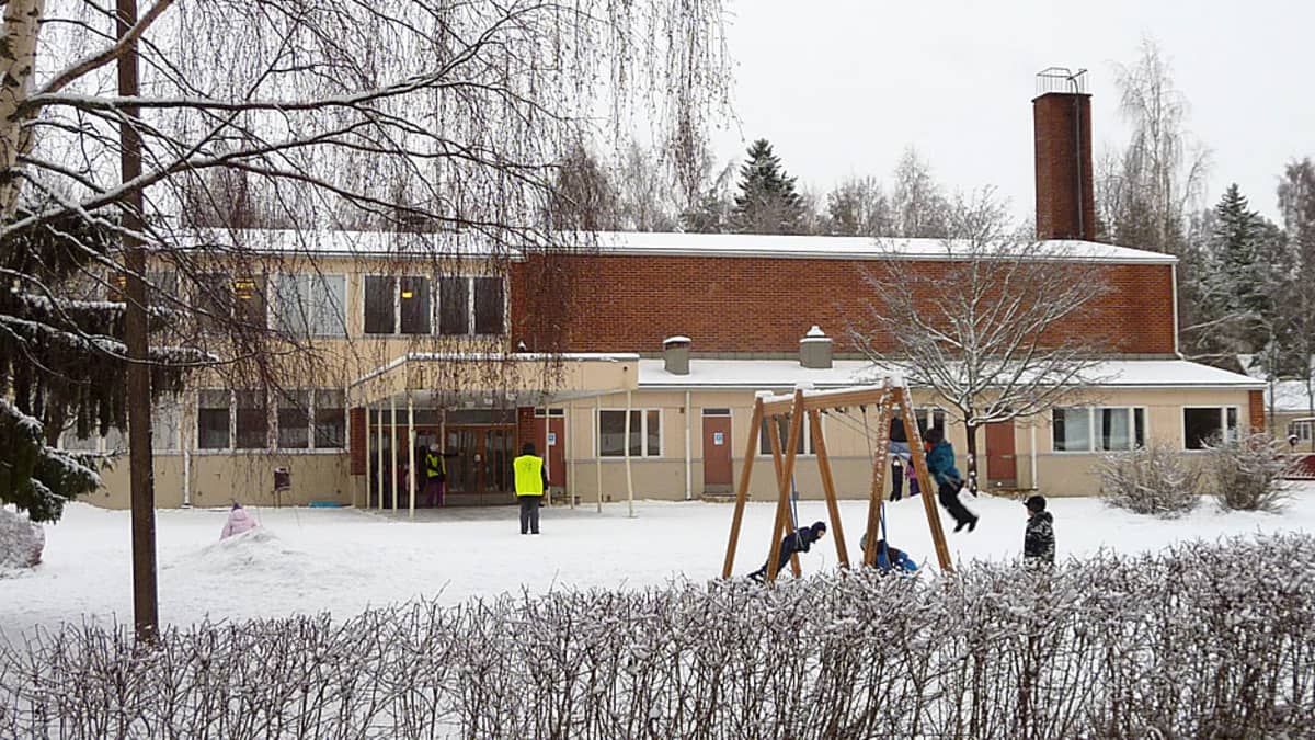Alakoululainen kuoli yhtäkkisesti kesken koulupäivän | Yle Uutiset