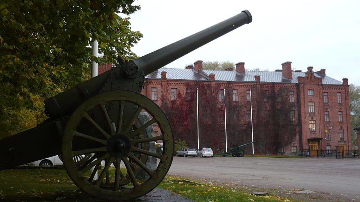 Hämeenlinnaan syntyy jättikokoinen sotilasmuseo | Yle Uutiset