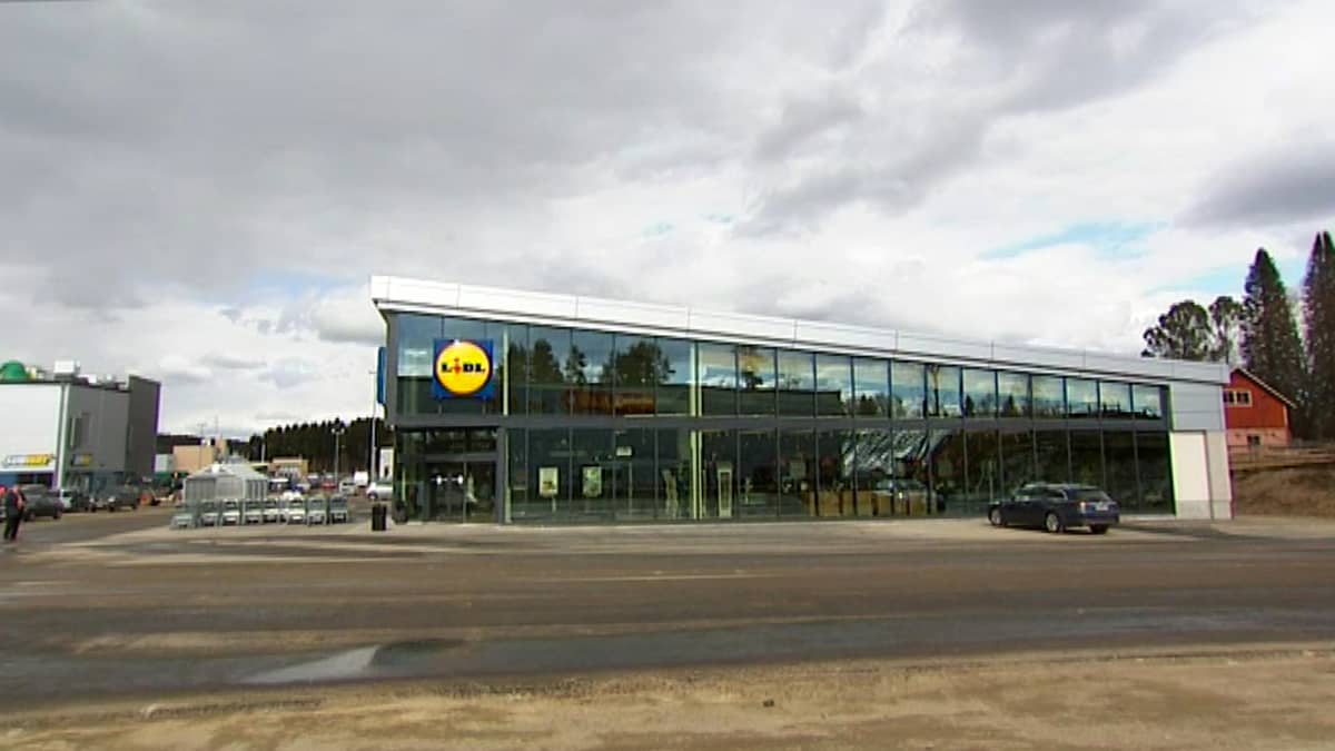 Tältä näyttää uusittu Lidl – ensimmäinen uuden konseptin myymälä Muurameen  | Yle Uutiset