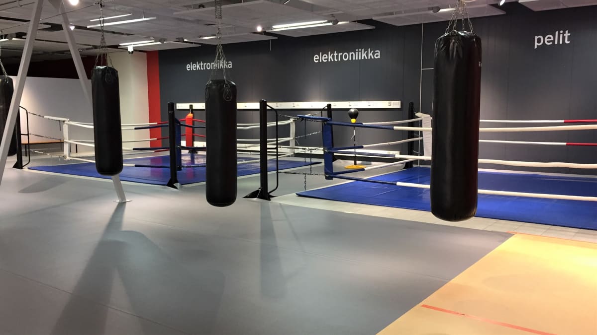 Nyrkkeilijöiden harjoitustiloja kauppakeskus Family Centerissä Lappeenrannassa.