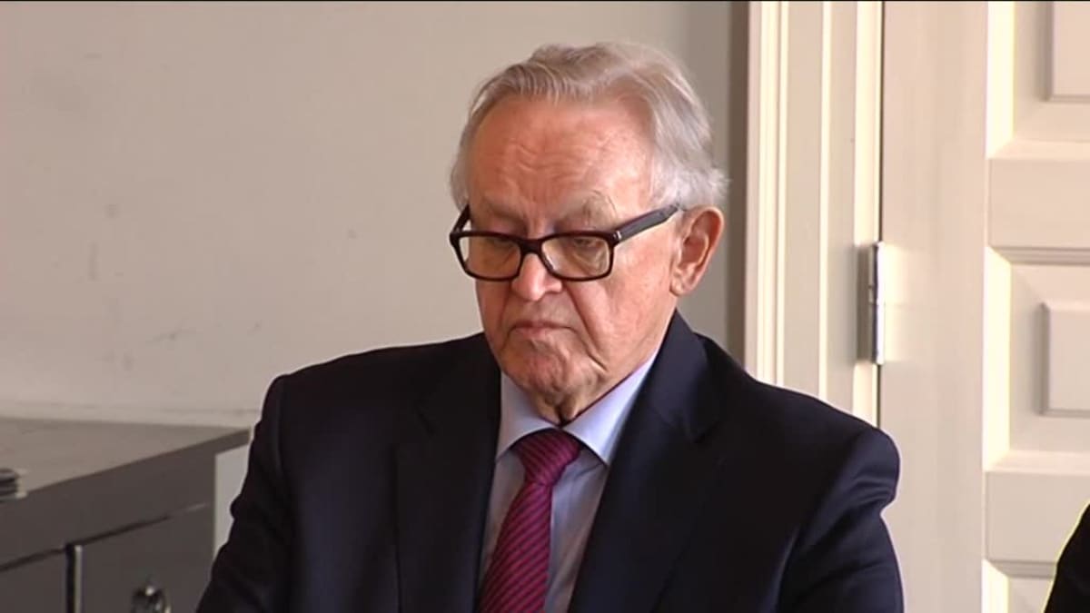 Uutisvideot: Ahtisaari haastattelussa: Väyrynen voisi jo jättää politiikan