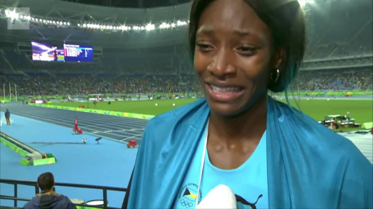 Rion olympialaiset: Uusi olympiavoittaja Shaunae Miller erittäin tunteellisena