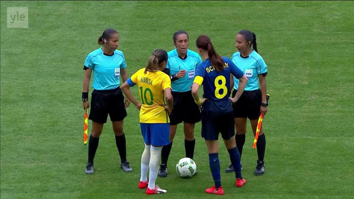 Ruotsi jatkaa suurten kaatamista naisten jalkapallossa – Brasilia nöyrtyi  välierissä | Yle Urheilu