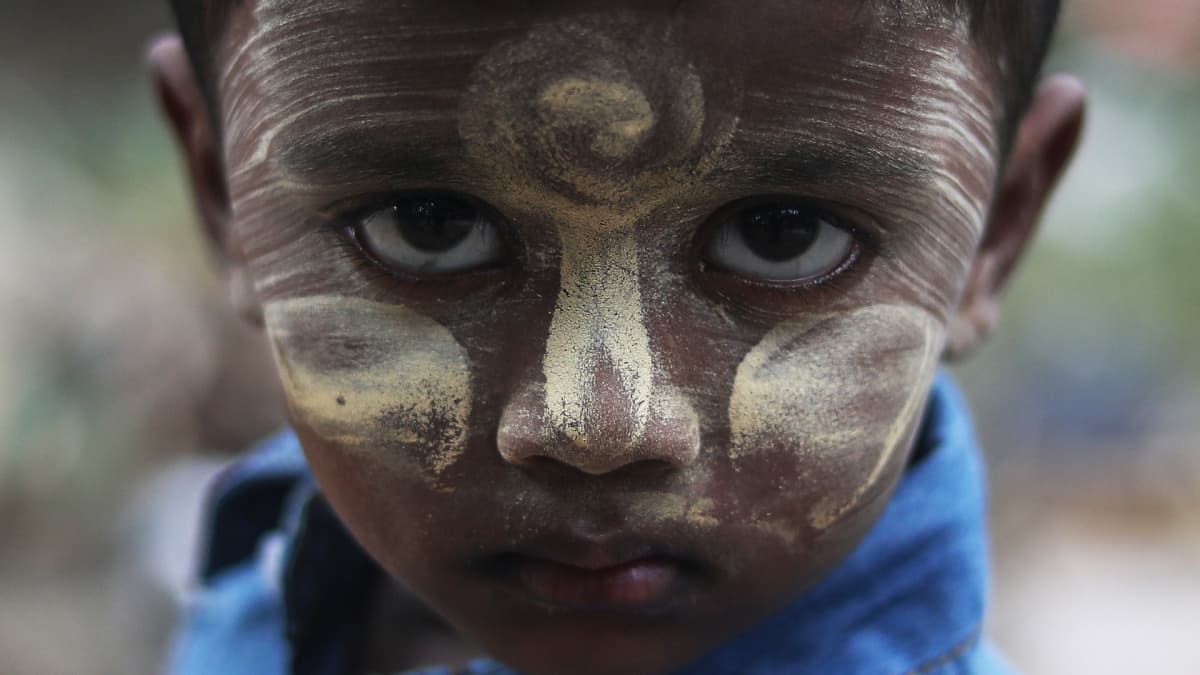 Uutisvideot: Keitä ovat Myanmarin rohingyat?