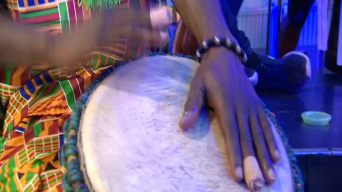 Uutisvideot: Afrikan rytmit ovat suosittuja