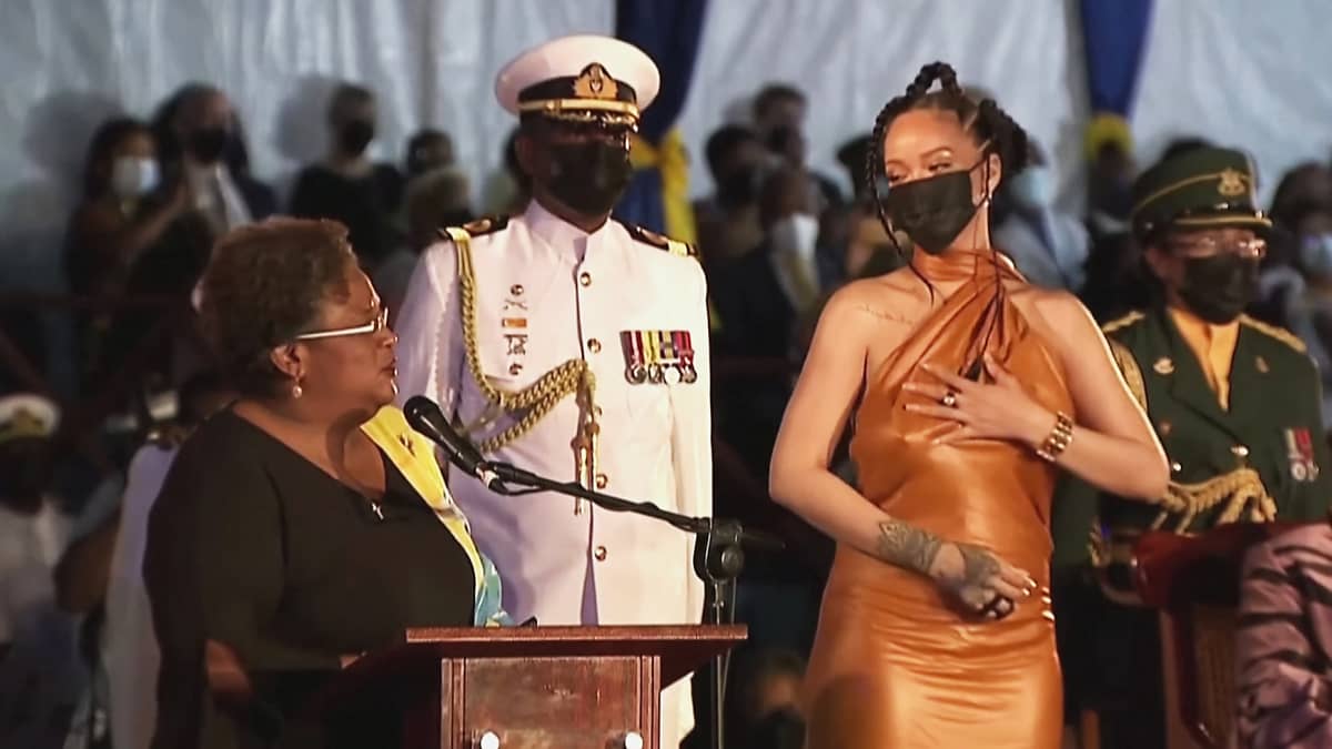 Barbados julisti Rihannan kansallissankariksi