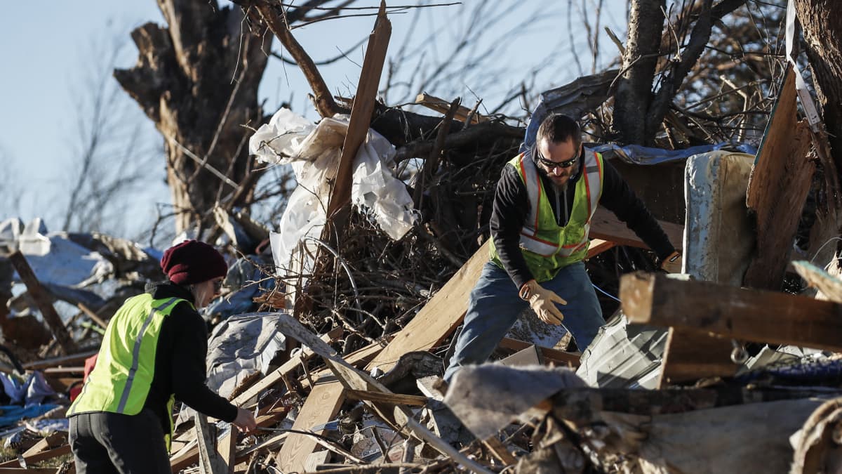 Mayfieldin kaupungissa asuvan Rick Foleyn talo tuhoutui tornadossa maantasalle