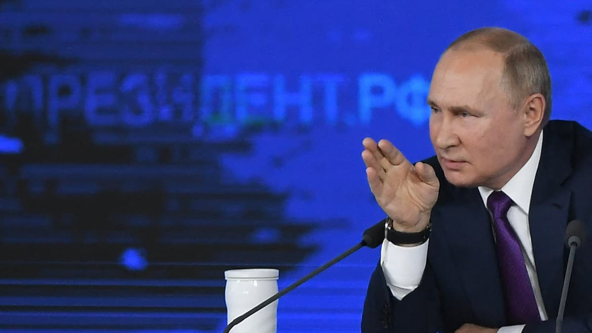Toimittaja Simo Ortamo kommentoi Putinin tiedotustilaisuutta Moskovasta