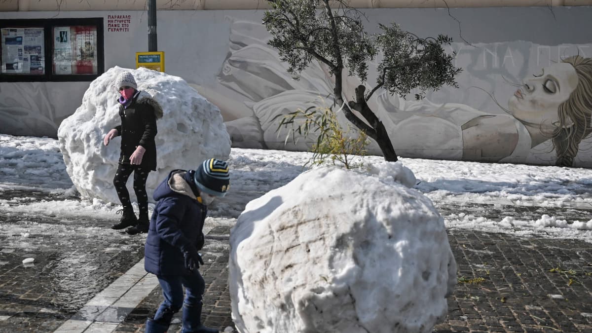 Alkuviikon kylmä koillisvirtaus toi Kreikkaan ja Turkkiin talvisen tuulahduksen Venäjältä.