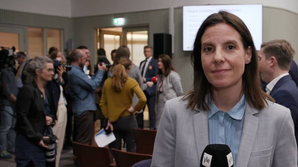 Ylen kirjeenvaihtaja Kirsi Heikel arvioi Ruotsin turvallisuuspoliittiisen selonteon keskeisen sisällön.