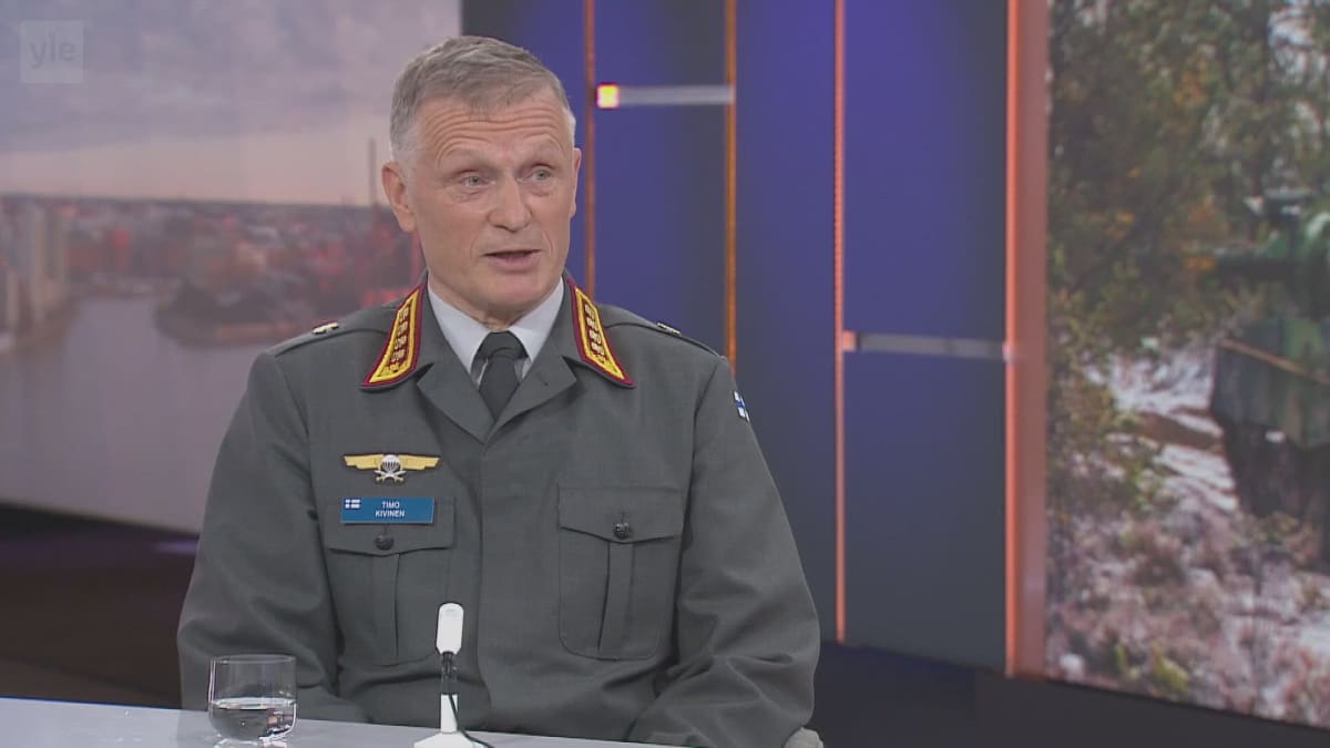 Puolustusvoimain komentaja Kivinen: Itärajan tuntumassa rauhallista