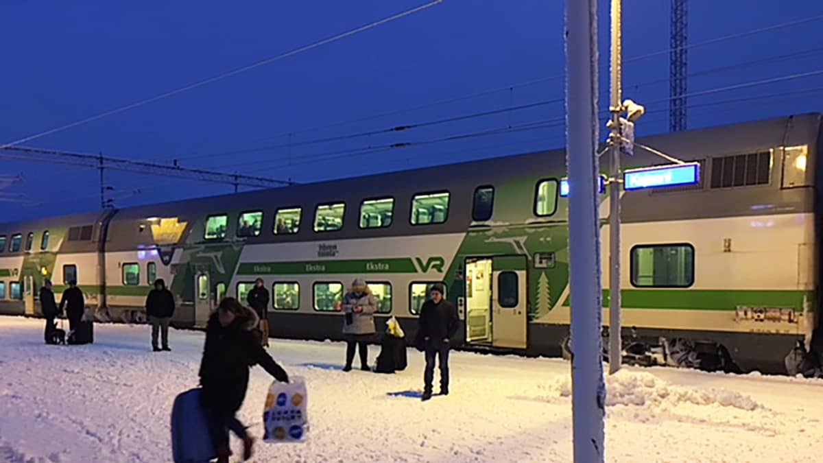 Kainuun sähkökatkot pysäyttivät matkustajajunat Kajaanin ja Iisalmen  väliltä | Yle Uutiset