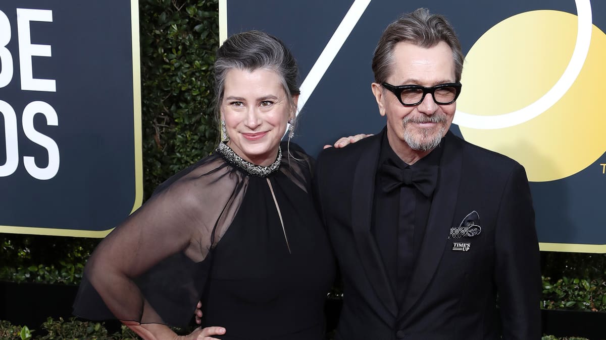 Gisele Schmidt ja Gary Oldman saapuivat Golden Globe -gaalaan.