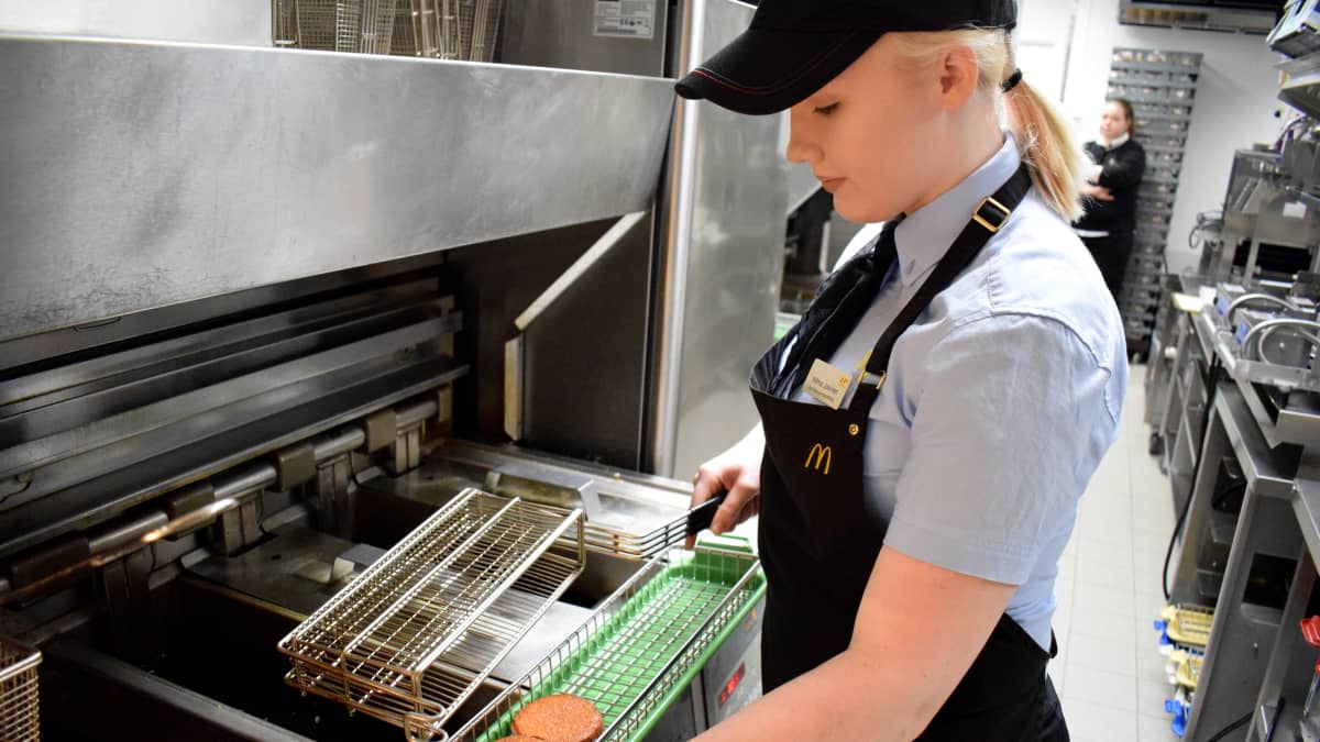 McDonald'sin hampurilaisen McVeganin pihvi valmistuu Mikkelissä.