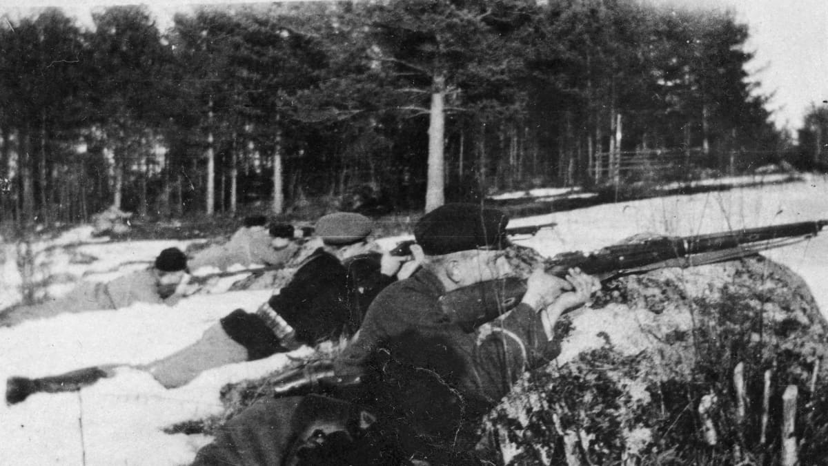 Valkoisten ketju Sysmän ja Asikkalan rajoilla huhtikuussa 1918.