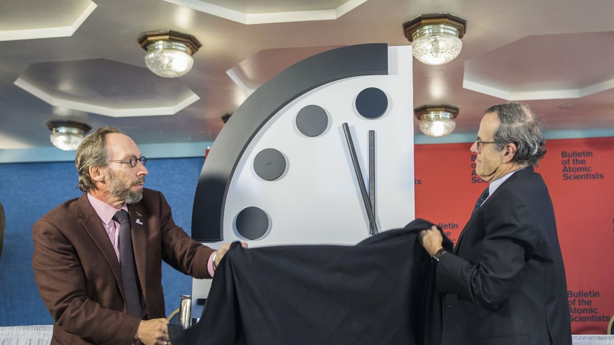 Lawrence Krauss ja Robert Rosner paljastivat paljastivat tumiopäivän kellon.