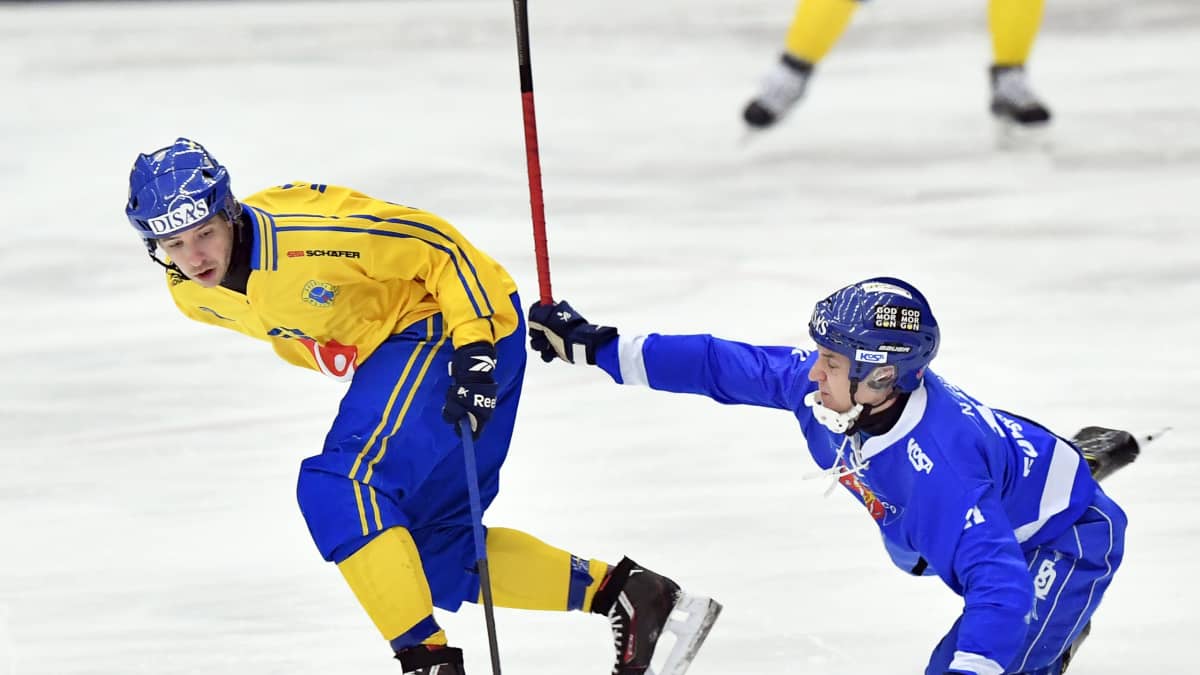 Ruotsi jyräsi erikoistilanteilla Suomen jääpallomiehet MM-kisoissa – sata  vuotta sitten osat olivat vielä toisinpäin