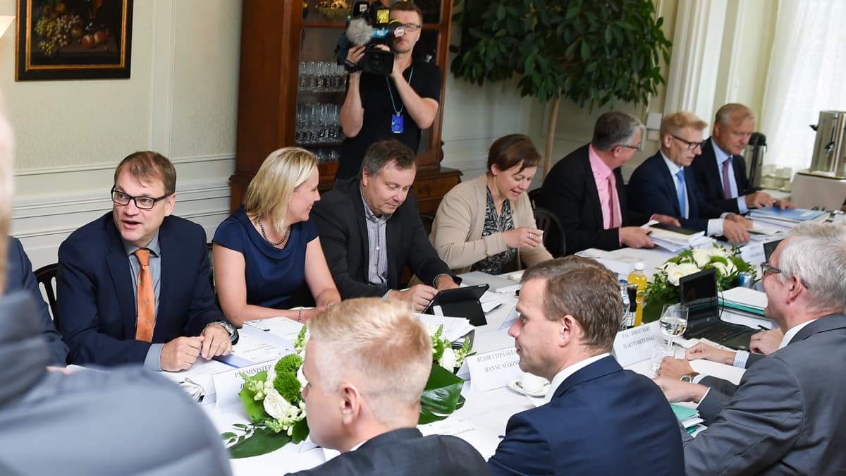 Valtion vuoden 2017 talousarvioesitystä koskevat hallituksen neuvottelut alkoivat Kesärannassa.