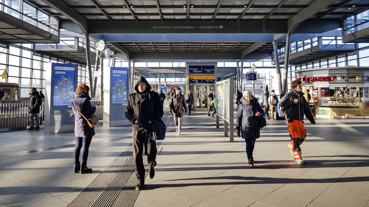 Berliinin Südkreuz-asema torstai-iltapäivänä.