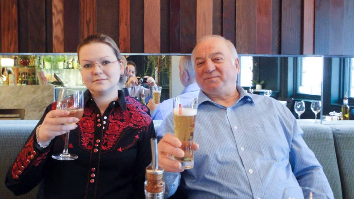 Sosiaalisessa mediassa julkisena oleva vanha kuva Sergei Skripalista ja Julia Skripalista.