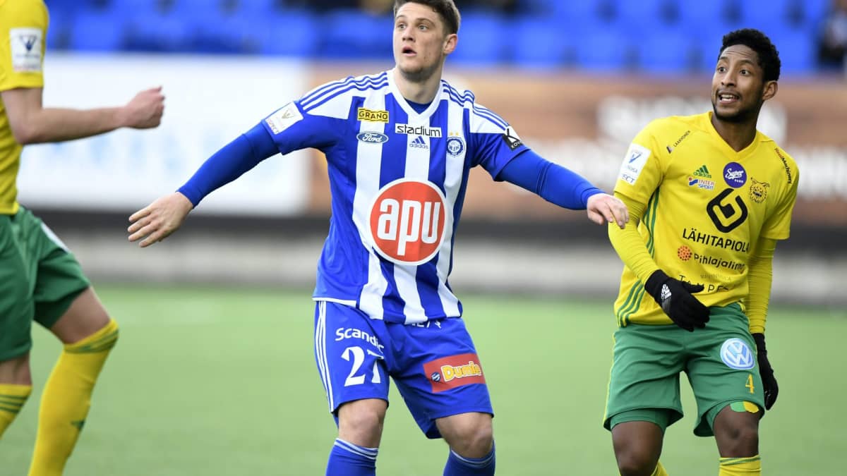 HJKn kaksi maalia tehnyt Filip Valencic ja Ilveksen Felipe Aspegren jalkapallon Veikkausliigan ottelussa HJK vastaan Ilves Helsingissä sunnuntaina 8. huhtikuuta 2018.