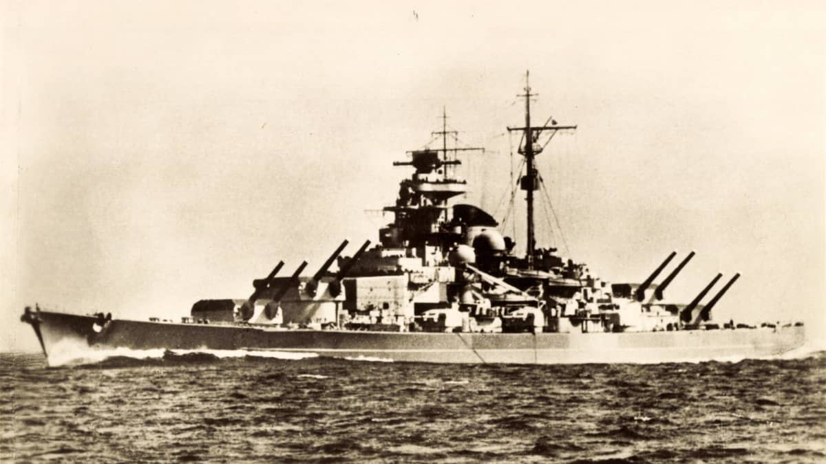 Taistelulaiva Tirpitz
