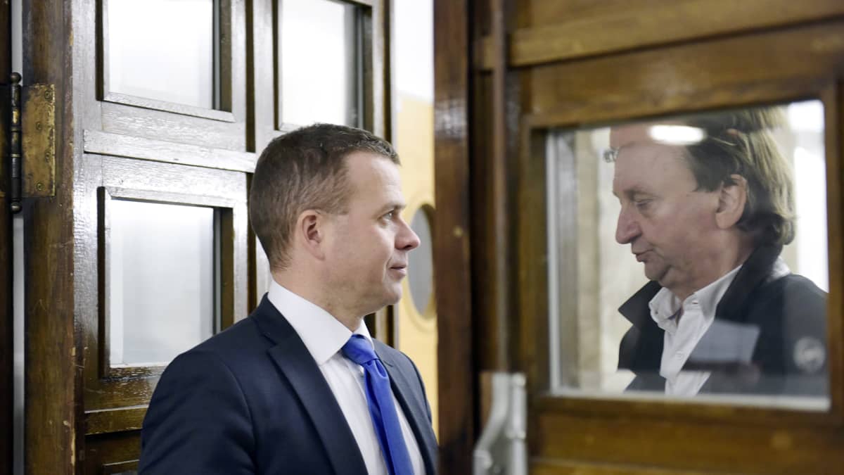 Valtiovarainministeri Petteri Orpo ja kokoomuksen kansanedustaja Harry Hjallis Harkimo