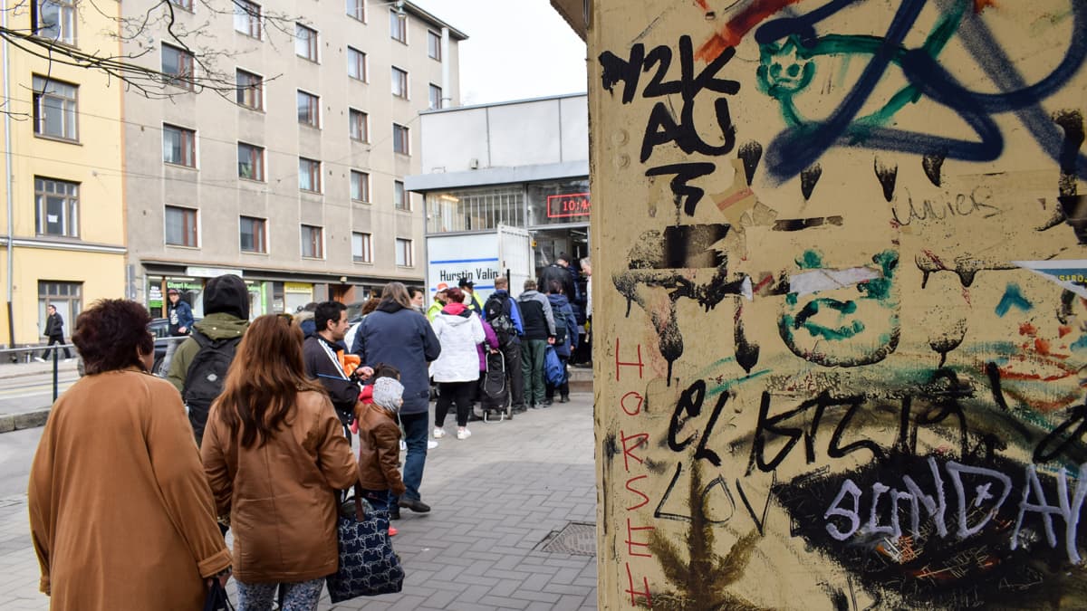 Hurstin leipäjono pelastui, mutta ei vain Metallican ansiosta: Ihmiset  lahjoittaneet jo ennätykselliset 200 000 euroa