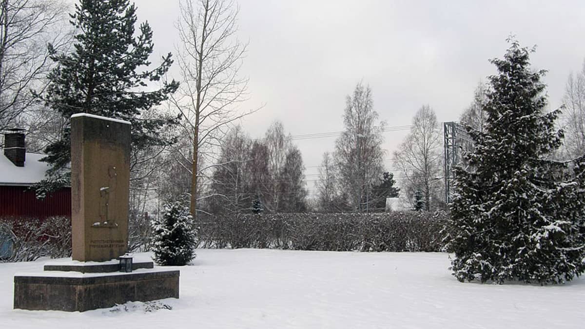 Muistomerkki Lepolassa