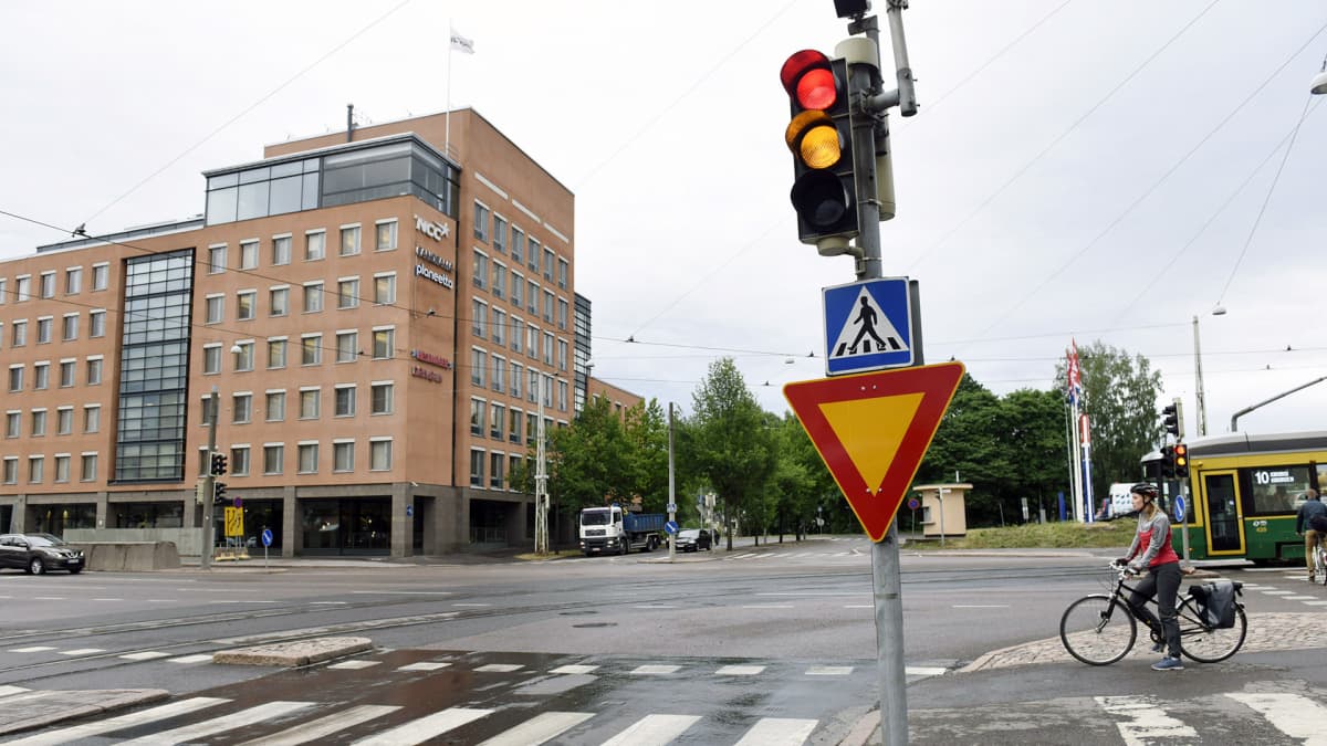 Risteys Helsingin Ruskeasuolla.