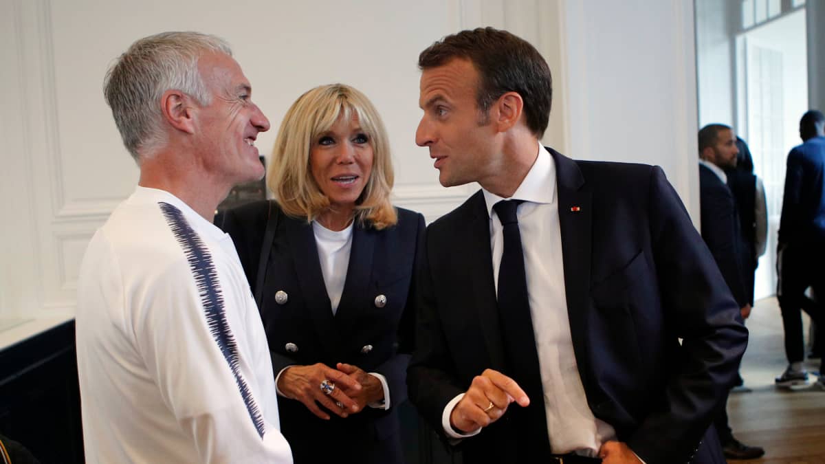 Didier Deschamps ja Emmanuel Macron.