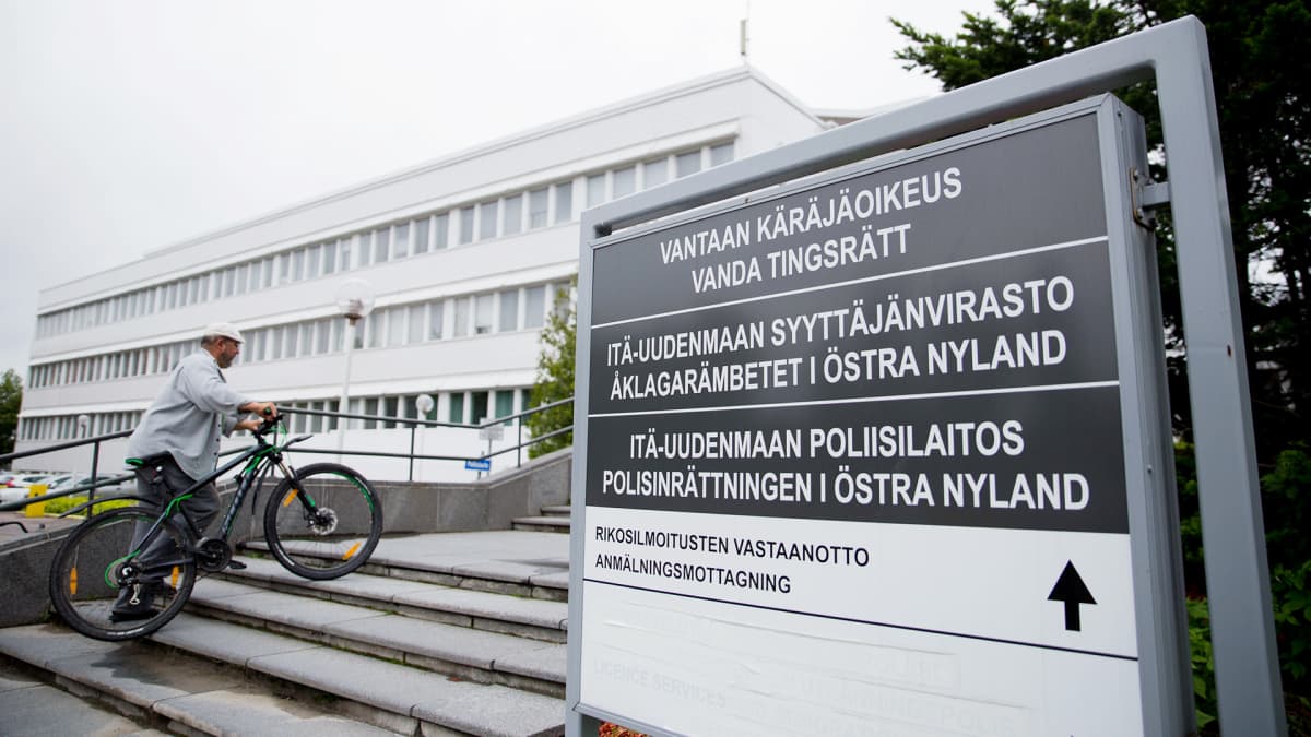 Opaste Vantaa käräjäoikeustalolle.