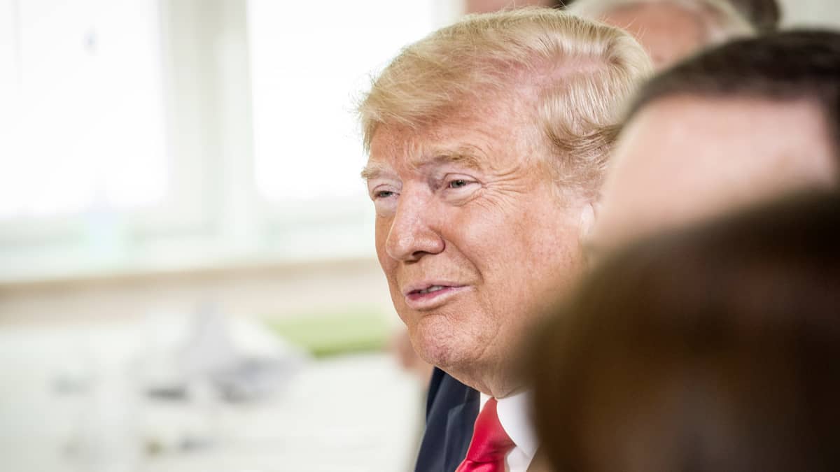 Donald Trump  vierailee Mäntyniemessä.