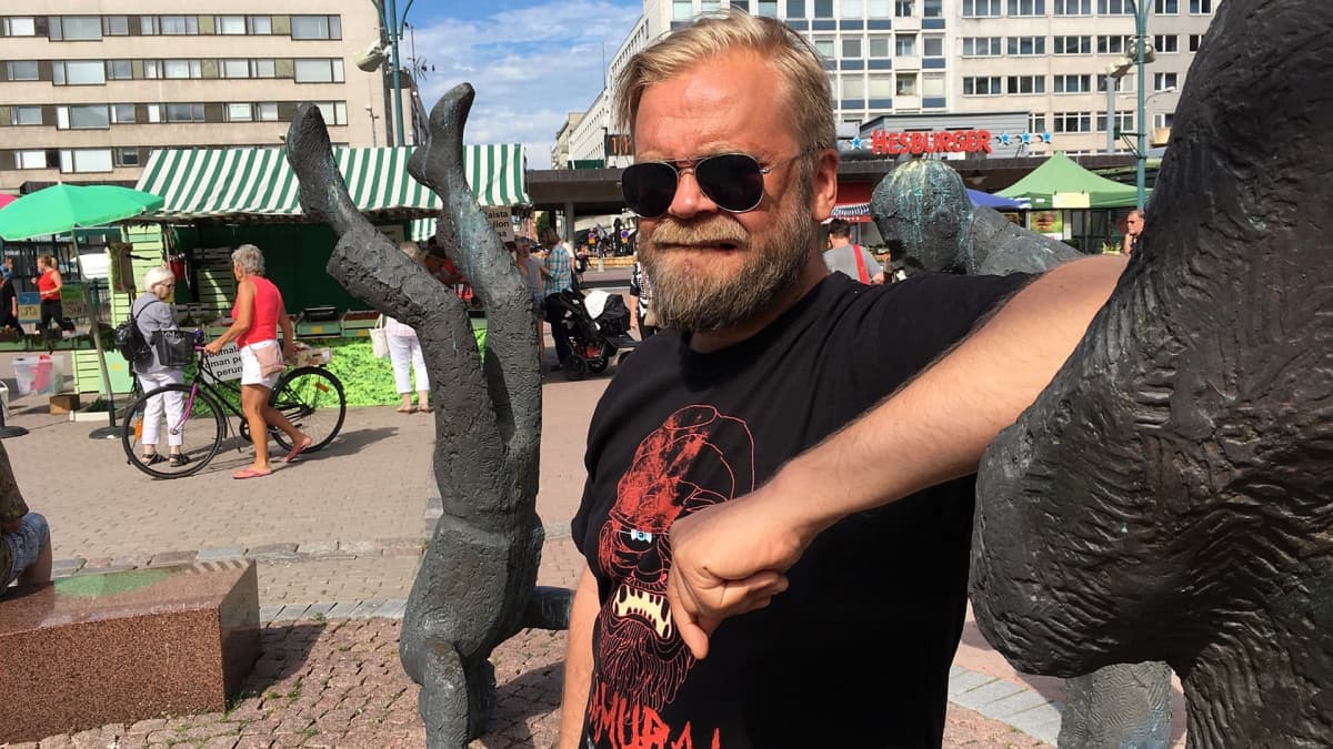 Muusikko ja elokuvatuottaja Harri Sippola.