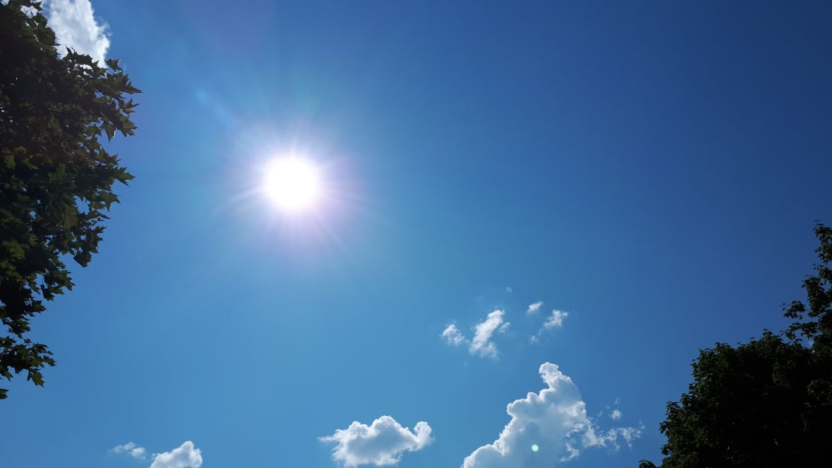 Aurinko paistaa Vaasassa lämpöennätyspäivänä