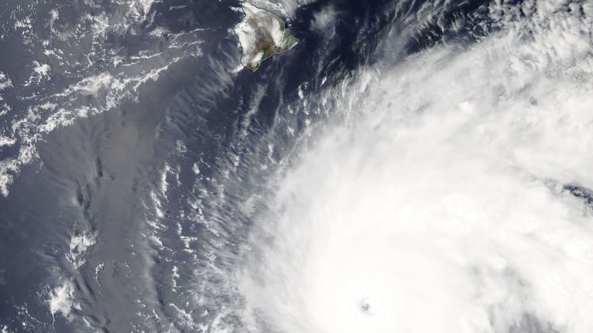 Havaijilla valmistaudutaan hurrikaani Lanen tuloon – ensimmäiset  hätämajoituspaikat valmistautuvat avautumaan