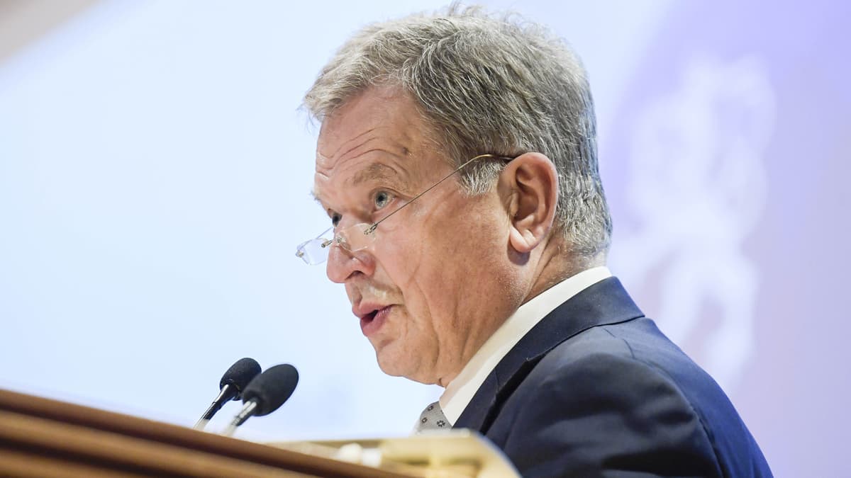 Tasavallan presidentti Sauli Niinistö puhuu.