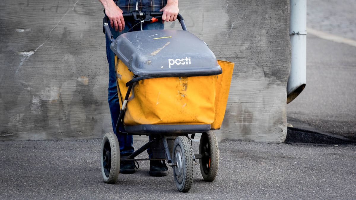Pohjois-Suomen postilennoista ollaan luopumassa – Posti lupaa, ettei  vaikutusta kirjeiden kulkuun tai jakelupäiviin