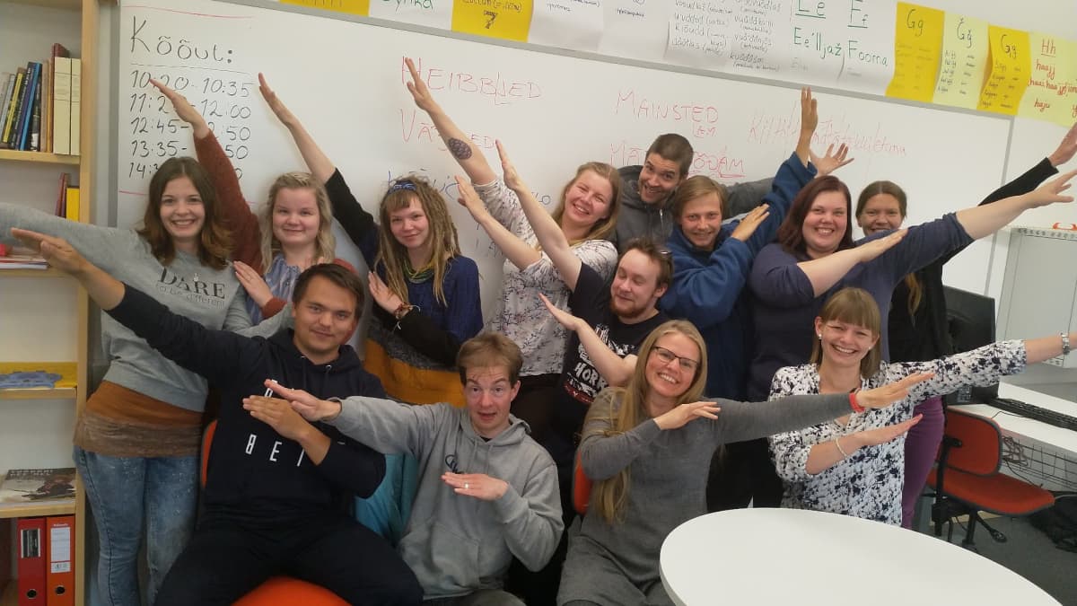 Saamelaisalueen koulutuskeskuksen koltansaamen opiskelijat 2018-2019.